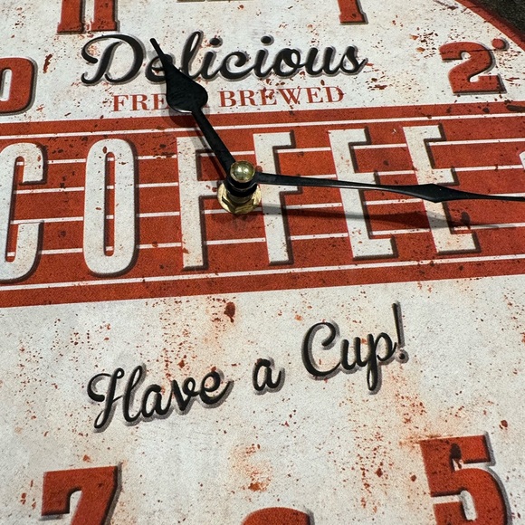 Clock - Picture 2 of 6